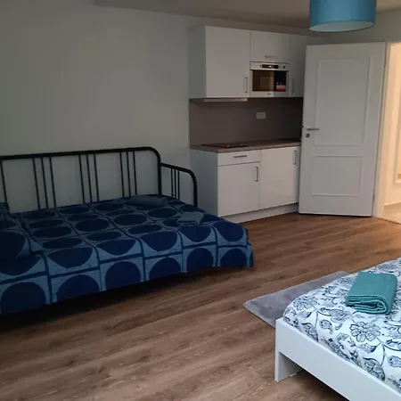 1 Bedroom At 1 Apartment *