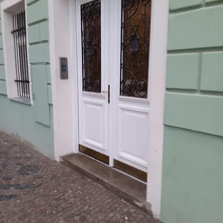 1 Bedroom At 1 *